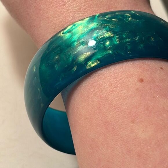 Bundle of Two Bangle Fashion Bracelets; Teal translucent/ cream colored wound - Picture 5 of 8